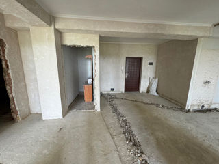 Apartament cu 2 camere, 80 m², Botanica, Chișinău foto 8