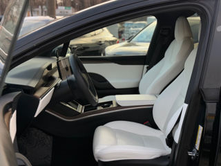 Tesla Model X foto 8