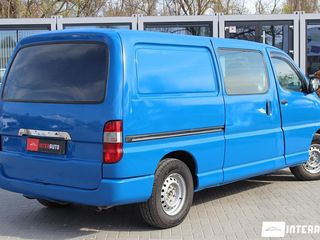 Toyota Hiace foto 3