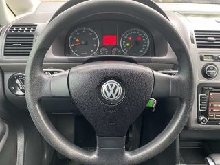 Volkswagen Touran foto 11