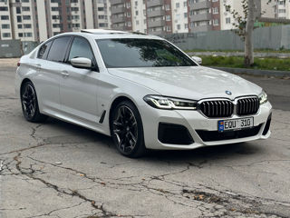 BMW 5 Series foto 2