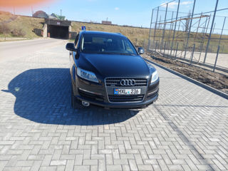 Audi Q7 foto 1