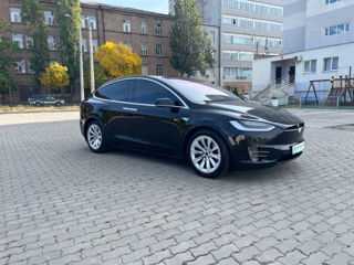 Tesla Model X foto 2