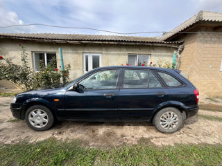 Mazda 323 foto 4