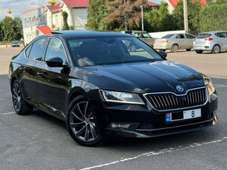 Skoda Superb foto 3