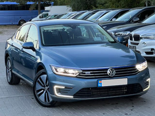 Volkswagen Passat foto 4