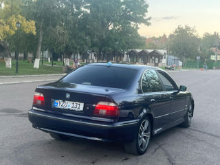 BMW 5 Series foto 2