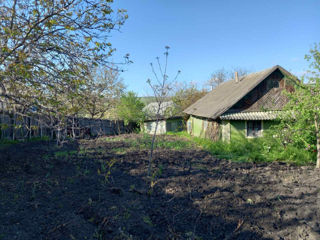 Urgent: lot de 12 ari cu casa si alte constructii la 20km de Chisinau foto 1