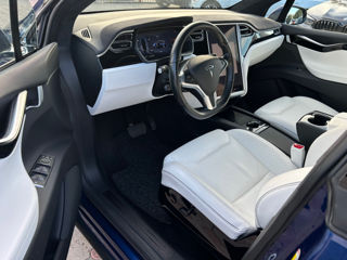 Tesla Model X foto 7