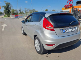 Ford Fiesta foto 4