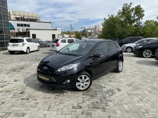 Ford Fiesta foto 1