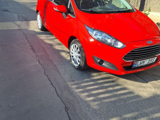 Ford Fiesta foto 3