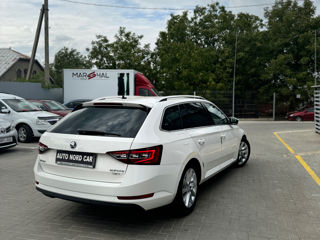 Skoda Superb foto 4