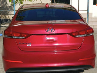 Hyundai Elantra foto 6