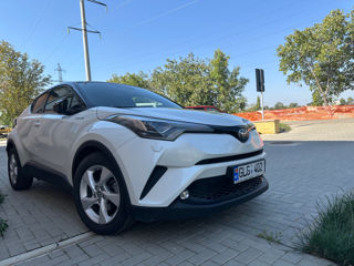 Toyota C-HR foto 1