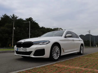 BMW 5 Series foto 2