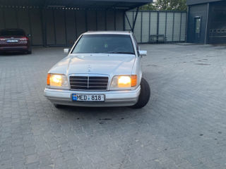 Mercedes Series (W124) foto 1