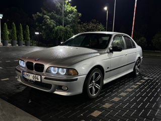 BMW 5 Series foto 6