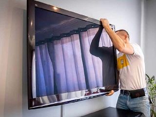 Установка телевизоров на стену. Montare televizor pe perete. Instalare televizor pe perete.