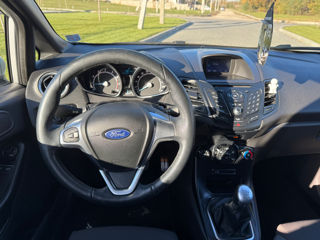 Ford Fiesta foto 6