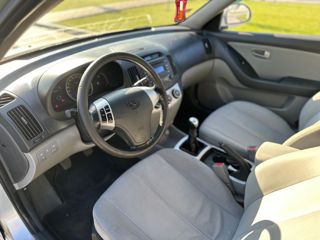 Hyundai Elantra foto 9