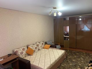 Se vinde apartament cu o camera, regiunea Lipovanka, etajul 3, partial mobilat + garaj Preț: 16500 e foto 2