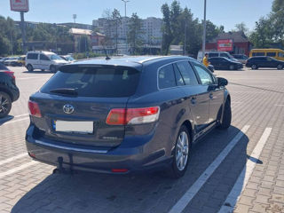 Toyota Avensis foto 3