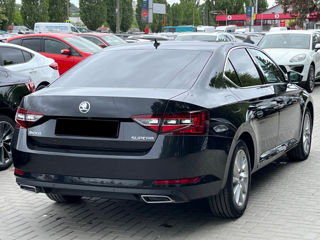 Skoda Superb foto 3