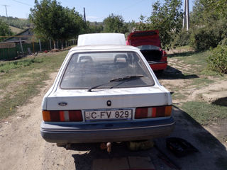 Ford Escort foto 6