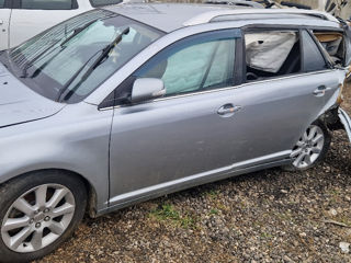 Toyota Avensis foto 3