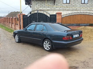 Mercedes E-Class foto 7