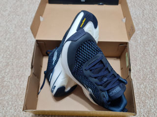 Skechers. Max Cushion/hyper Burst foto 3