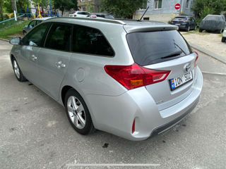 Toyota Auris foto 4