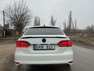 Volkswagen Jetta foto 4