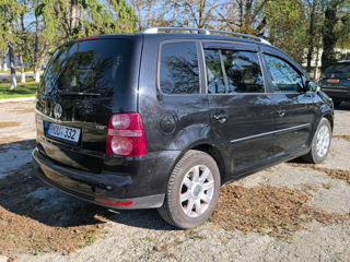 Volkswagen Touran foto 4