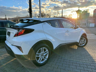 Toyota C-HR foto 4