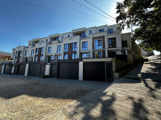 Townhouse langa padure foto 3