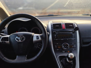 Toyota Auris фото 6