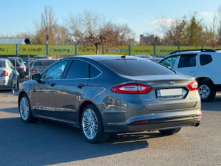 Ford Fusion foto 10