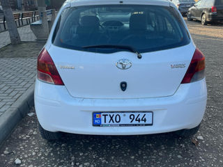 Toyota Yaris foto 2