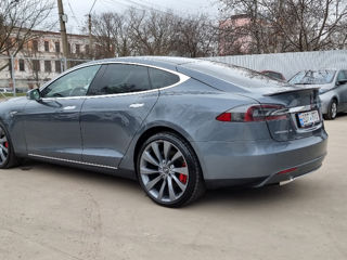 Tesla Model S foto 2