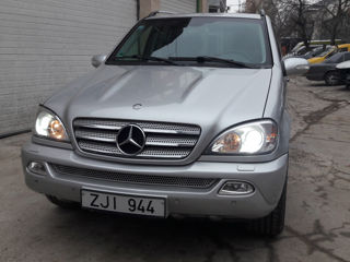 Mercedes M-Class foto 2