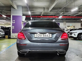 Mercedes E-Class foto 4