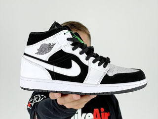 Nike Air Jordan 1 Retro High White/Black Unisex