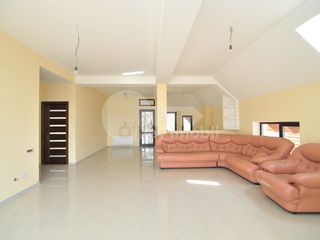 Casă cu 3 nivele, Buiucani, 327 mp. 289000 € ! foto 4