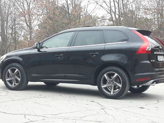 Volvo XC60 foto 1