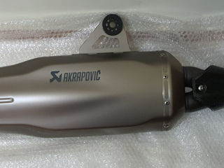 Титановый глушитель "Akrapovic" для BMW. foto 1