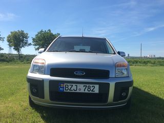 Ford Fusion foto 1