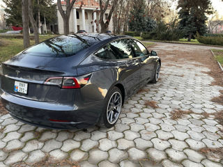 Tesla Model 3 foto 5