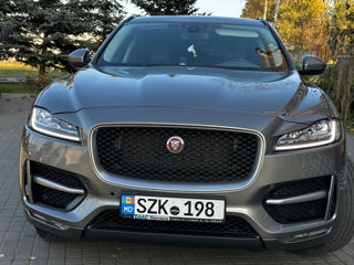 Jaguar F-PACE foto 2